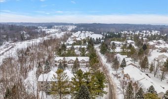 661 Abbey Mill Dr SE 41, Ada, MI 49301