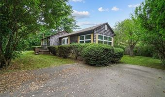 26 Thomas St, Charlestown, RI 02813
