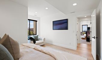 348 E HIDDEN LAKE Dr, Bountiful, UT 84010