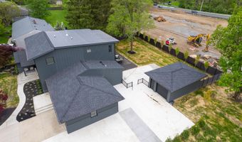 2777 Donna Dr, Columbus, OH 43220