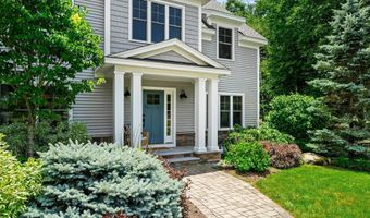 32 Settlers Ct, Bedford, NH 03110