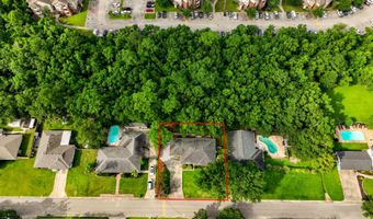 514 Sunset Dr, Bay St. Louis, MS 39520