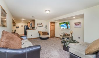 216 Main St, Middletown, NJ 07748