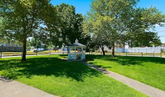 81 Elm St, Beachwood, NJ 08722