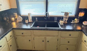 256 W Hoosier St, Berne, IN 46711