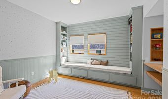 2553 Elkwood Cir, Charlotte, NC 28205