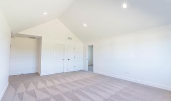 2217 Golfview Dr, Auburn, IN 46706