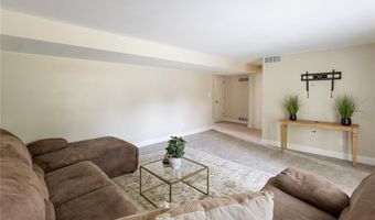 407 Palermo Dr, Ballwin, MO 63021