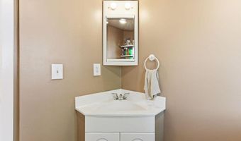 765 E Main St, Anoka, MN 55303