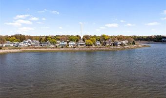 15 Shore Dr, Barrington, RI 02806
