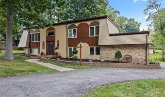 823 Willow Hollow Ct, Amherst, OH 44001