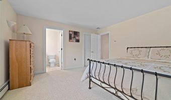 273 Finch Ln, North Kingstown, RI 02874