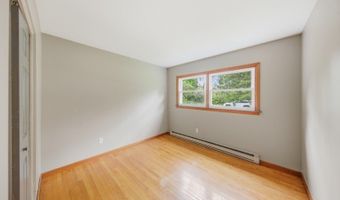 3 Lew May Dr, Andover, NJ 07860