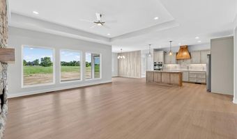 422 NE Lakota Dr, Adrian, MO 64720