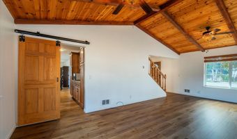 1057 4th St SE, Bandon, OR 97411