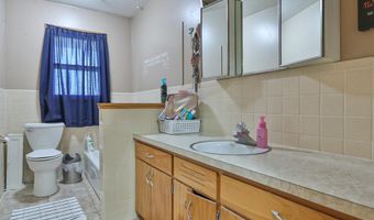 230 8th St, Adams, NE 68301