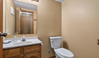 8906 138th Street Ct, Apple Valley, MN 55124