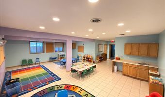 2328 N Hillcrest Pkwy, Altoona, WI 54720