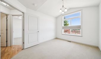 20707 YUKON St, Aurora, OR 97002