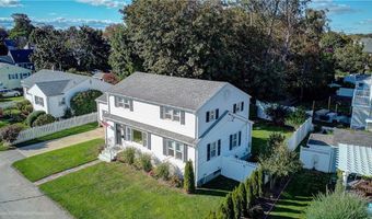 18 Sylvan Ter, Newport, RI 02840
