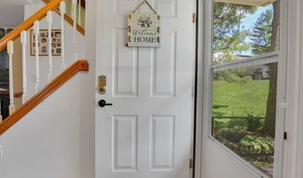 11 Watch Hill Cir 11, Cromwell, CT 06416