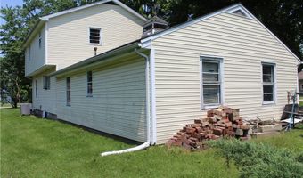 2842 Fairview Dr, Ashtabula, OH 44004