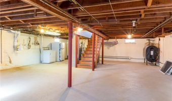 429 Forest Ave, Middletown, RI 02842