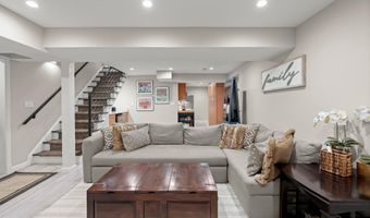 6709 PEMBERTON St, Bethesda, MD 20817