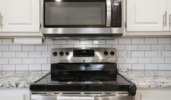 1204 Wendy Ln, Altus, OK 73521