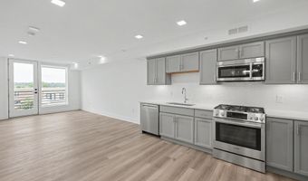 701 N HENRY St 502, Alexandria, VA 22314