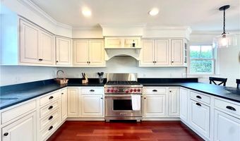 44 Tuckerman Ave, Middletown, RI 02842