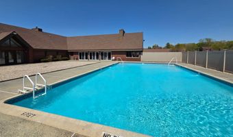 64 Montoya Dr 64, Branford, CT 06405