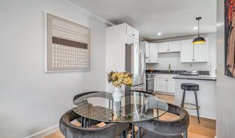 1325 BARNABY Ter SE, Washington, DC 20032