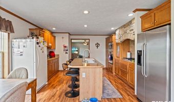 524 6TH St, Andover, IL 61233