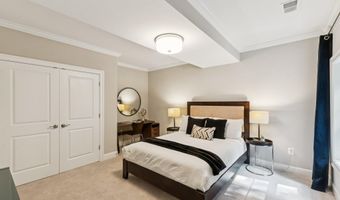 2354 N QUEBEC St, Arlington, VA 22207