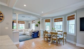 40 Grafton St, Newport, RI 02840