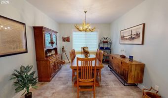 917 5 7TH St, Brookings, OR 97415