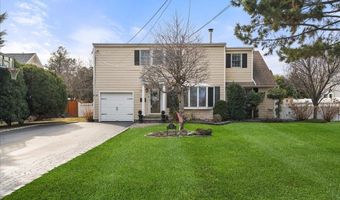 153 S Bayview Ave, Amityville, NY 11701