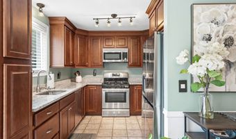 6 Standish Way 2, Amherst, NH 03031