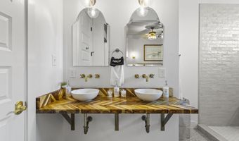 782 Water St, Biloxi, MS 39530