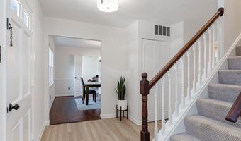 7810 HAYFIELD Rd, Alexandria, VA 22315
