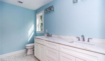 44 Saddlebrook Dr, Warwick, RI 02818