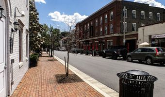 8382 BROCKHAM Dr F, Alexandria, VA 22309