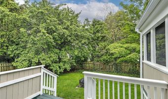 4 Fourth St, Barrington, RI 02806
