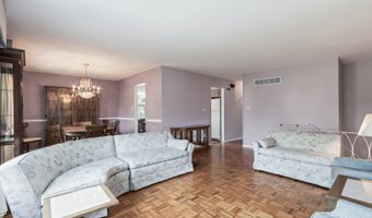 214 W Hintz Rd, Arlington Heights, IL 60004