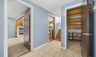 1410 W Jo Ann Ln, Addison, IL 60101