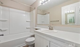 3611 S Gekeler Ln 124, Boise, ID 83706