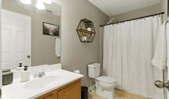 302 Oak Leaf Pl, Acworth, GA 30102