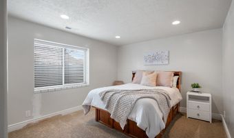 3957 W HONEY LOCUST Ln, Cedar Hills, UT 84062