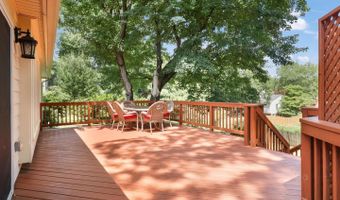 8304 BRIAR CREEK Dr, Annandale, VA 22003